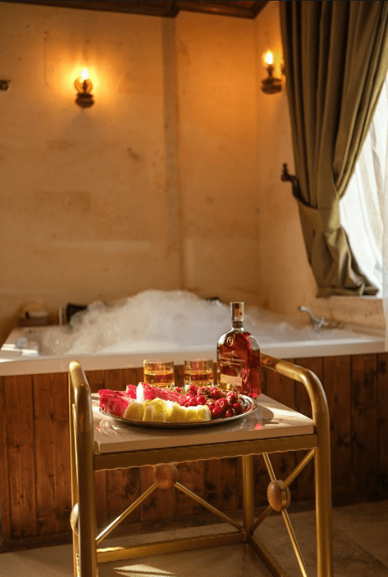 Queen Suite 2